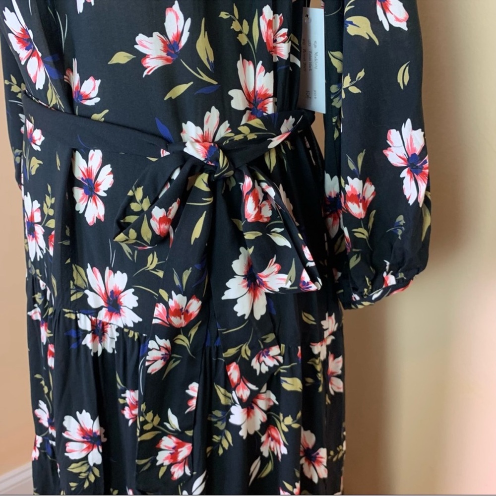 New! VELVET by GRAHAM & Spencer Tiered Belted Floral Midi Dress - Picture 5 of 11